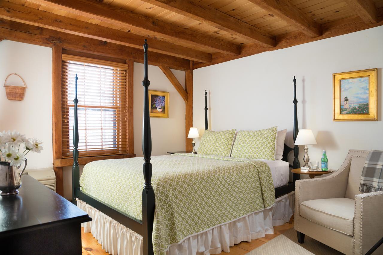 Seven Sea Street Inn Нантакет Экстерьер фото