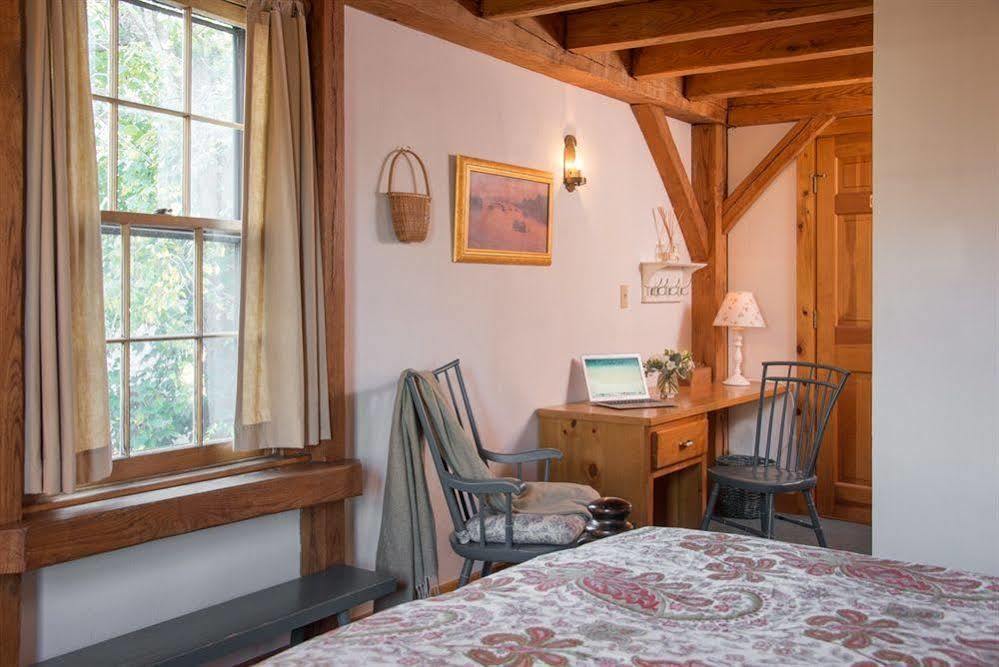 Seven Sea Street Inn Нантакет Экстерьер фото